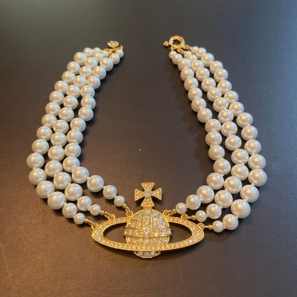 Vivienne Westwood Jewelry - VIVIENNE WESTWOOD THREE ROW PEARL BAS RELIEF CHOKER